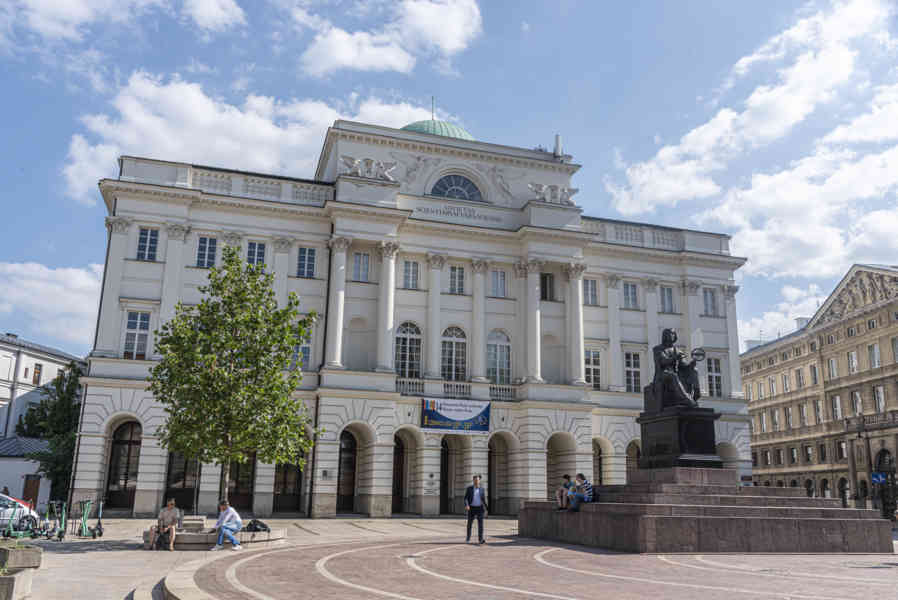 Polonia - Varsovia 130 - palacio Stazis.jpg